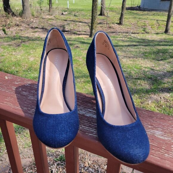 Kelly & Katie Coderno Pumps - Denim Round Toe Stacked Stiletto Heels sz 7.5 - Picture 1 of 15
